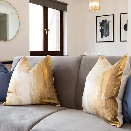 Apartment Spacious 1 Bed Mayfair With Balcony