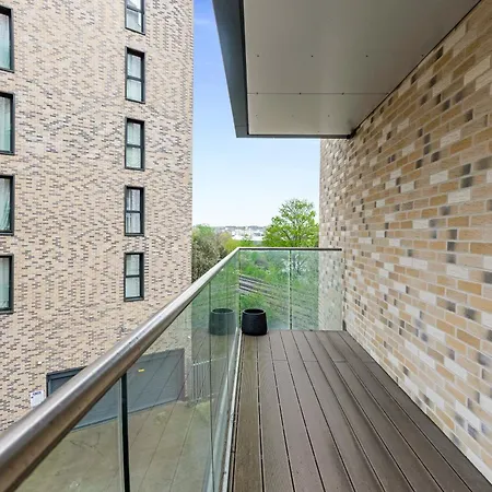 The Wandsworth Luxury Apartment *