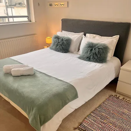 Hyde Park,3 Min Walk,family Home! 2 Bedrooms & 2 Bathrooms Apartment! Fantastic Location Apartment London