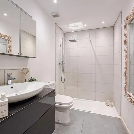 Luxury 3-bedroom House In Belgravia Prime Location And Stylish *