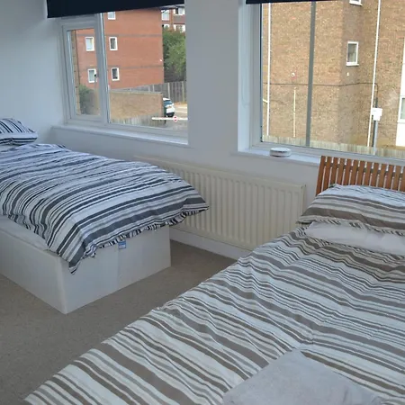 3 Bedroom House Wimbledon Holiday home *