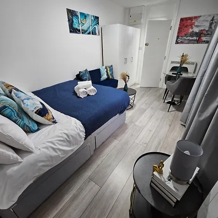 Cozy Ground-floor Studio, Excellent Access *
