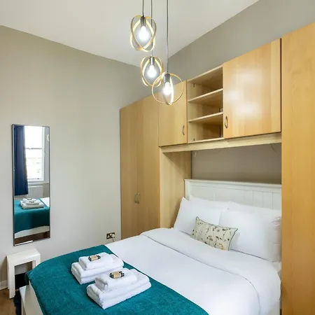 Bright & Stylish 1br, 5min Kensington Olympia Tube Apartment