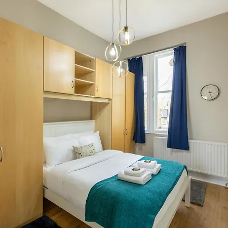 Bright & Stylish 1br, 5min Kensington Olympia Tube