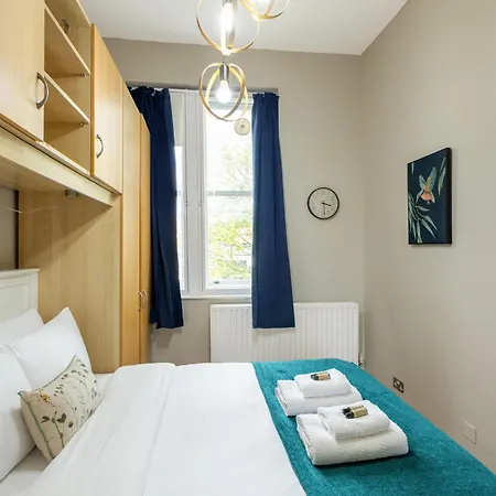 Apartment Bright & Stylish 1br, 5min Kensington Olympia Tube London