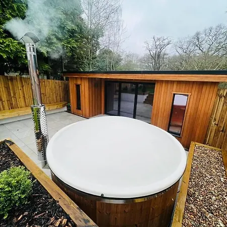 Peaceful Retreat With Hot Tub And Sauna Apartment *