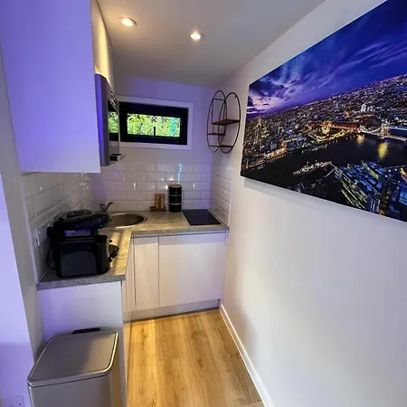 Peaceful Retreat With Hot Tub And Sauna Apartment *