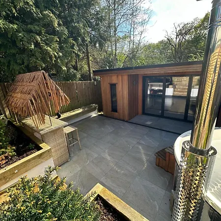 Peaceful Retreat With Hot Tub And Sauna *