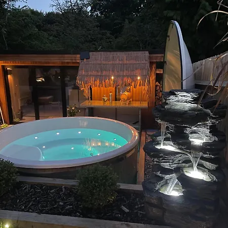Peaceful Retreat With Hot Tub And Sauna