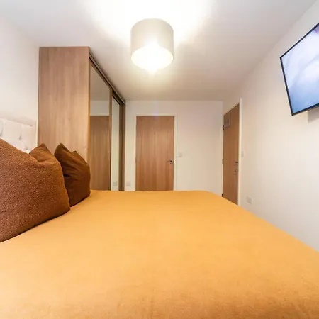 Pass The Keys Modern 2 Bedroom And 2 Bath In London * Edgware