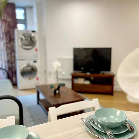 Modern Patio Flat Close To Tower Bridge * London