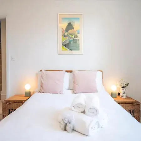 Pass The Keys Spacious Dulwich Family House With Pool London