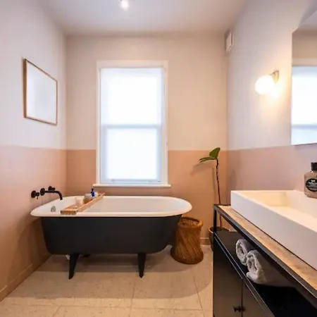 Pass The Keys Spacious Dulwich Family House With Pool * London