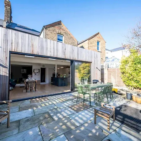 Pass The Keys Spacious Dulwich Family House With Pool