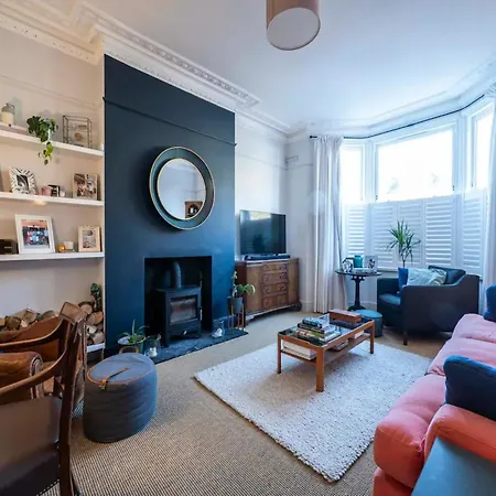 Pass The Keys Spacious Dulwich Family House With Pool London