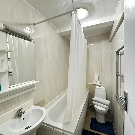 Two Bedroom Near Hyde Park London