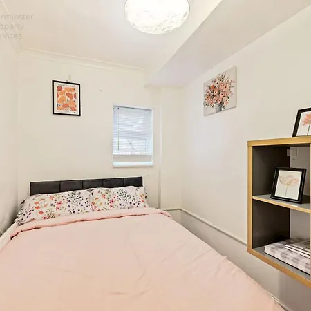 Cosy Tottenham Sleeps 4 Apartment London