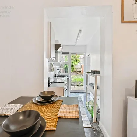 Cosy Tottenham Sleeps 4