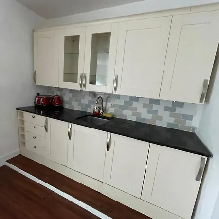 Apartment 2 Bedroom Flat Wembley