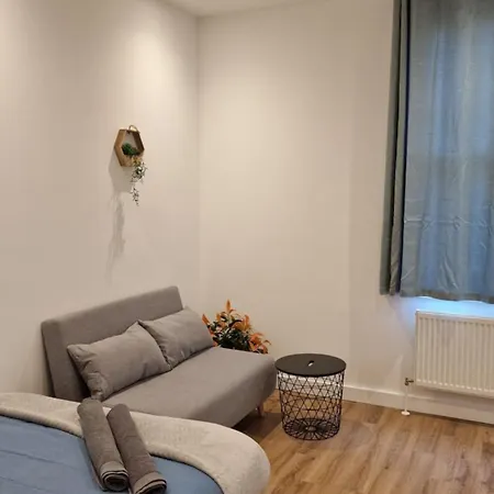 Kensington 2 Bed Apartment London