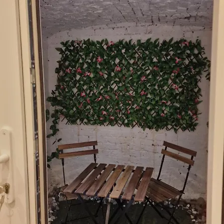 Kensington 2 Bed Apartment