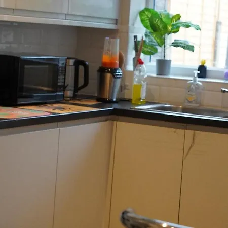 Homestay A Cosy 8 Bedroom House *