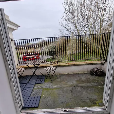 Impeccable 1-bed In Apartment *