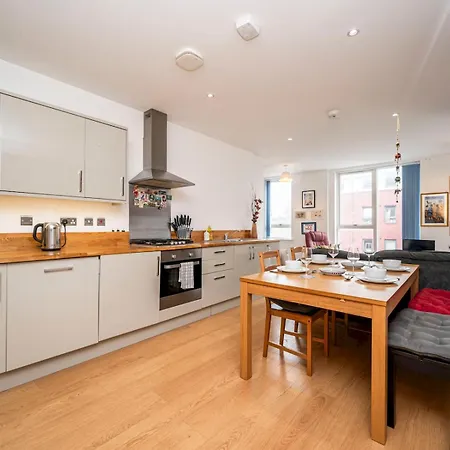 Near Tower Bridge And Tube Pass The Keys Apartment