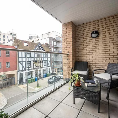 Near Tower Bridge And Tube Pass The Keys * London