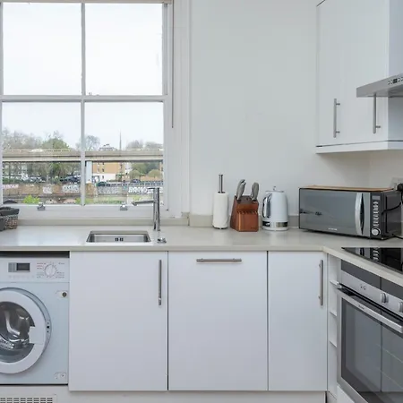 Adorable, Comfy Flat Walk Paddington/elizabeth Stn *