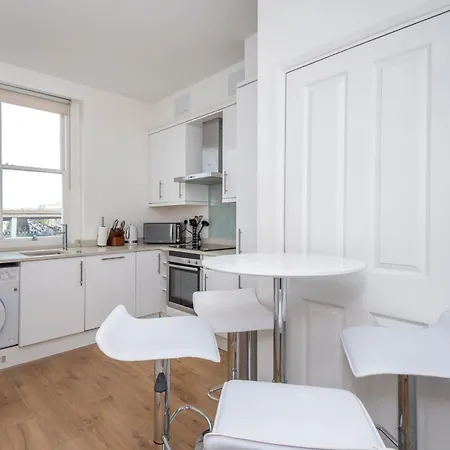 Adorable, Comfy Flat Walk Paddington/elizabeth Stn