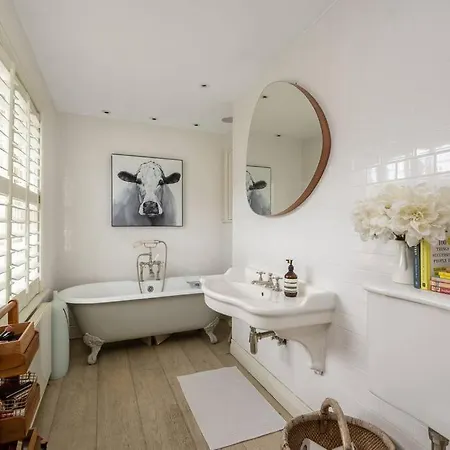 Perfect British Mews - Beautiful Garden * London