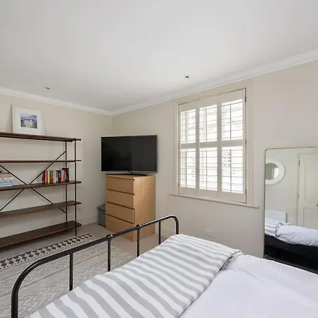 Perfect British Mews - Beautiful Garden * London