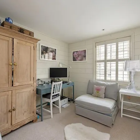 Perfect British Mews - Beautiful Garden Holiday home London