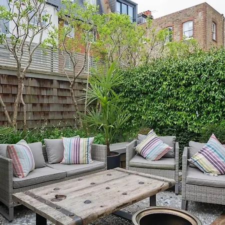 Perfect British Mews - Beautiful Garden Holiday home