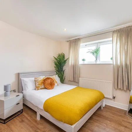 River View 2 Bed 2 Bath Flat - Airport, Excel, Pontoon Dock Apartment