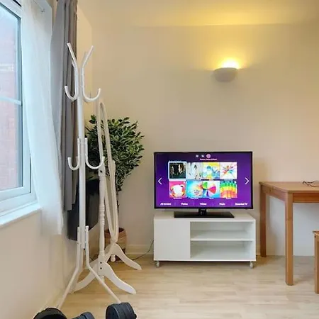Colliers Wood 1 Bed South London Short * Mitcham