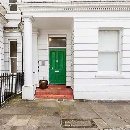 Notting Hill Charm * London