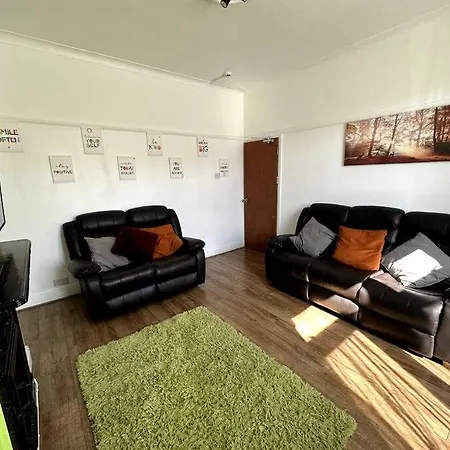 Holiday home Spacious Holiday Near Tube Station - By Starlet *
