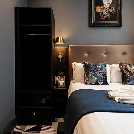 The House On Warwick Otel Londra