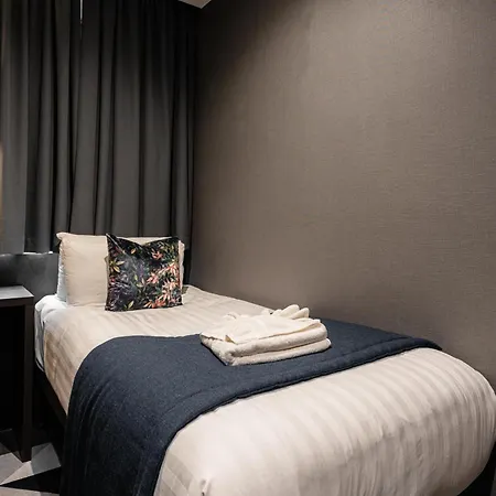 The House On Warwick Otel 4*
