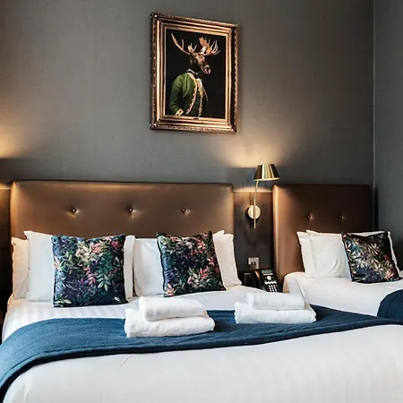 The House On Warwick 4*