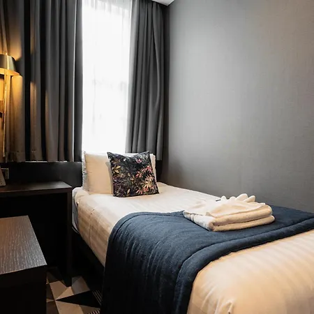 The House On Warwick Otel Londra