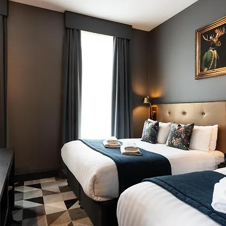 The House On Warwick Otel