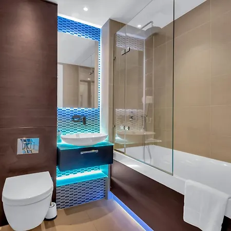 Apartment Mysquare Commercial Street