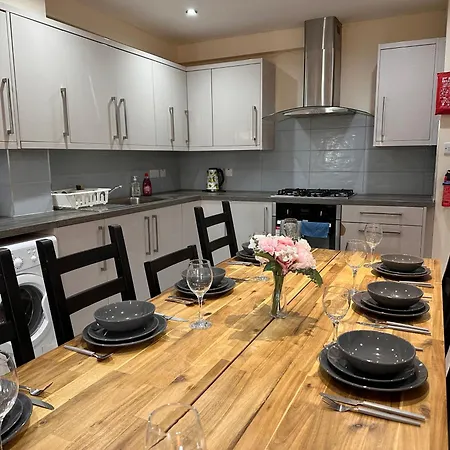 5 Bed 5 Bath / Brick Lane E1 * London