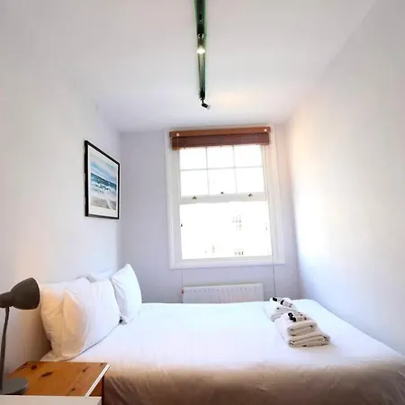 Apartment 3 Bedroom Prime Angel Location