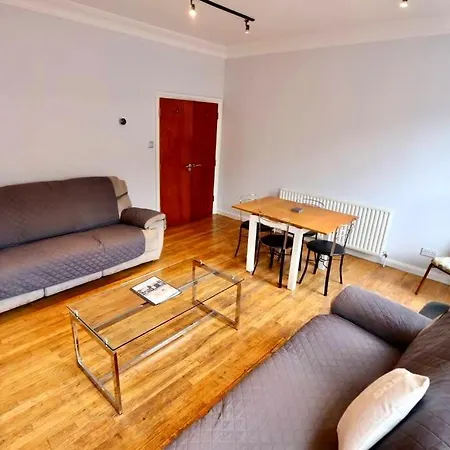 Apartment 3 Bedroom Prime Angel Location