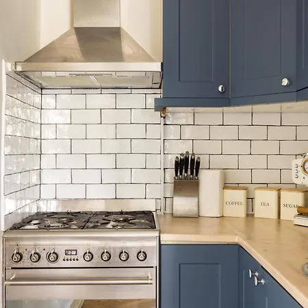 Olympia's Torch 1 Bedroom In Kensington