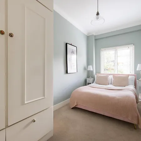 Olympia's Torch 1 Bedroom In Kensington London